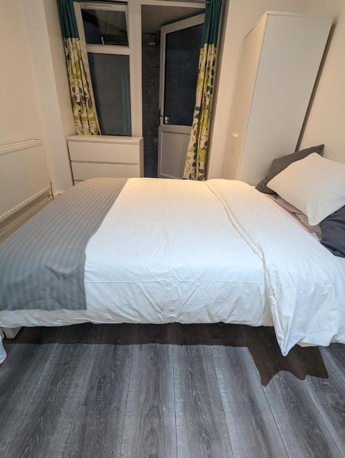Mile End- Prime Location Hotel Londen Buitenkant foto