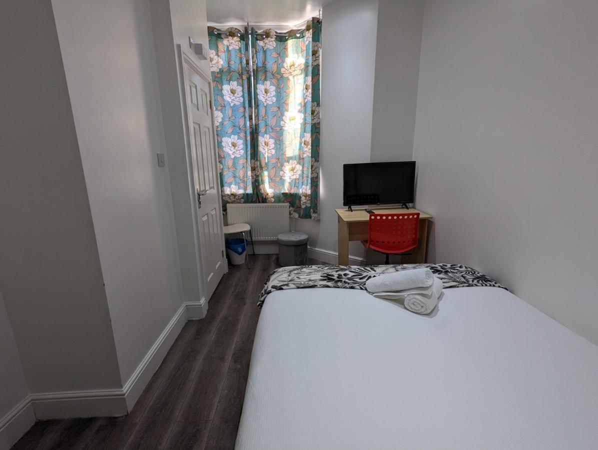 Mile End- Prime Location Hotel Londen Buitenkant foto